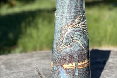 Vase sculpté crinière 33