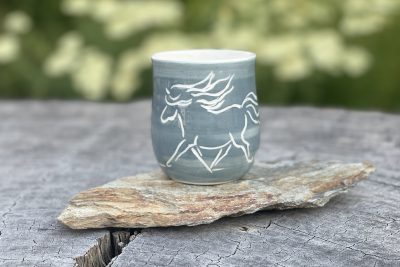 Tasse à café  porcelaine "poney trotte" G